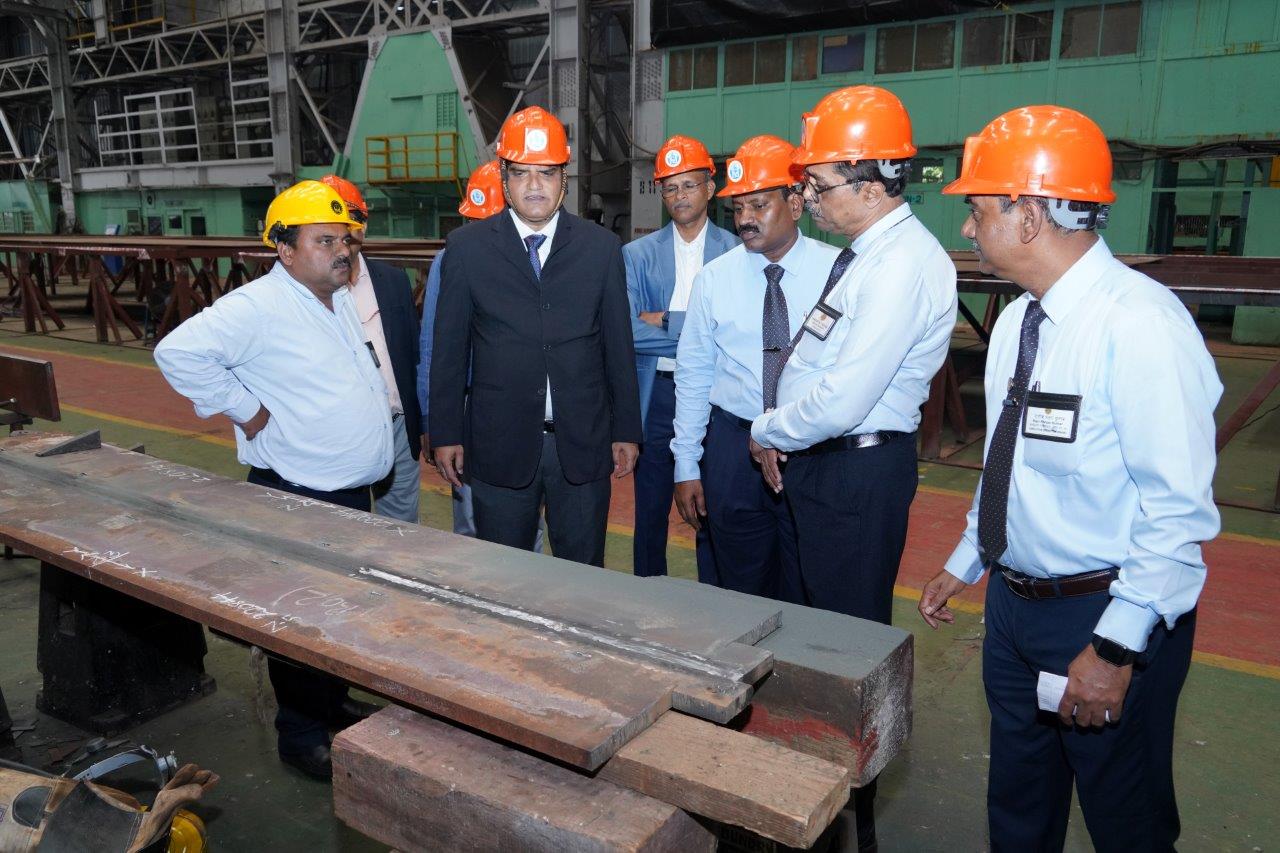 VISIT OF DR. SVS NARAYANA MURTY MIDHANI CMD - 10.07.2025123