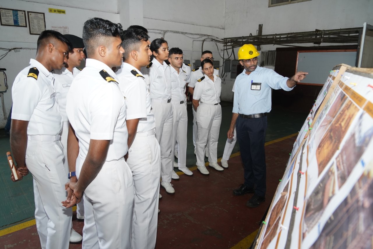 VISIT OF TRAINEE OFFICERS FROM INS SHIVAJI 12.08.2026.123