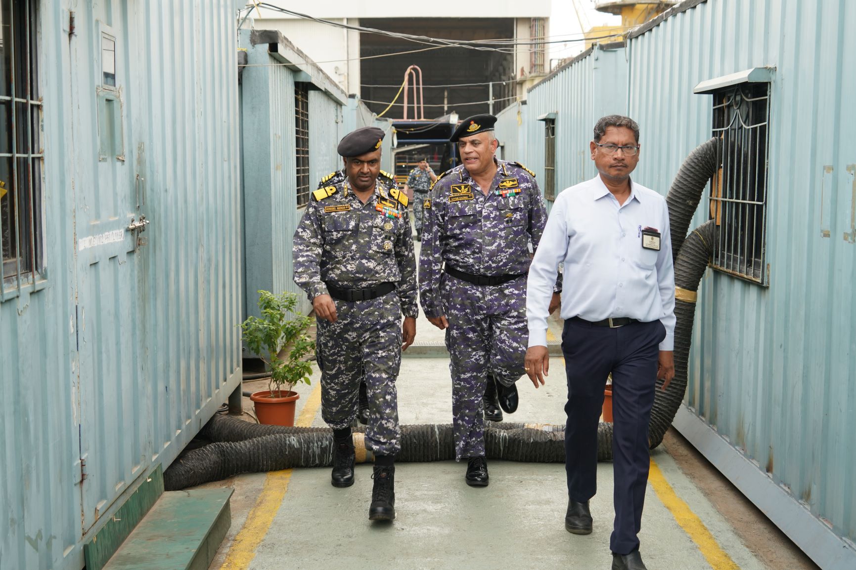 VISIT OF FLAG OFFICER SEA TRAINING - 16.06.2023123
