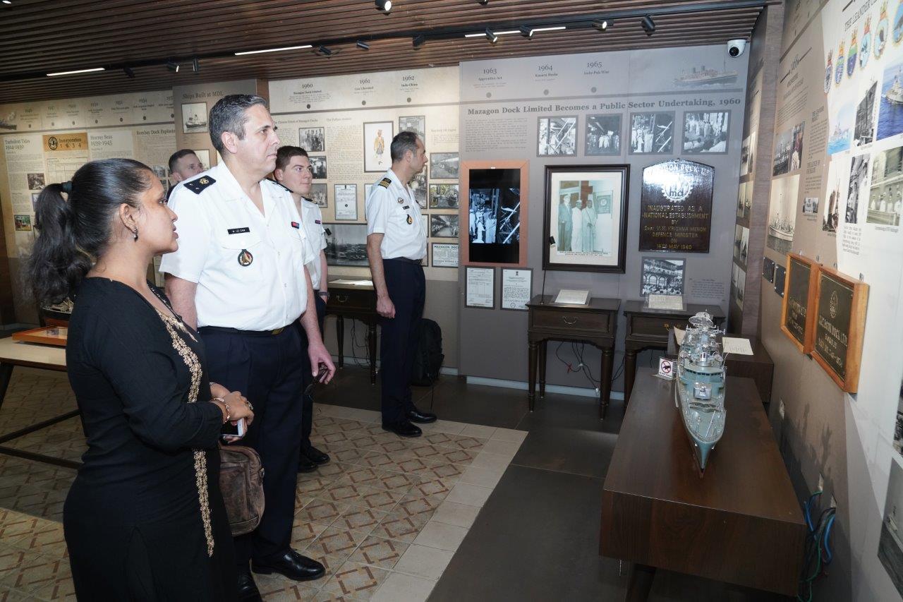 VISIT OF BRIGADIER GENERAL (ARMAMENT) MICKAEL LE CAM  14-01-2026123