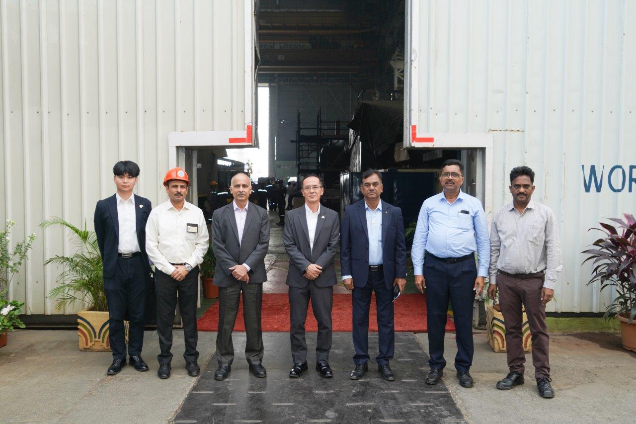 VISIT OF CONSUL-GENERAL MR KOJI YAGI CONSULATE-GENERAL OF JAPAN 04.02.26123