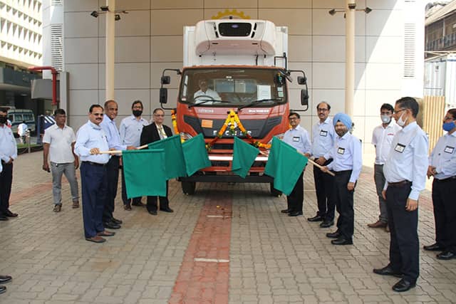 MDL CSR PROJECT - Handing Over Of Truck By MDL To In-Charge Of Goverment Medical Store Depot, Mumbai, Cold Chain Equipment For COVID-19 Vaccination Programme - 05.03.2021123
